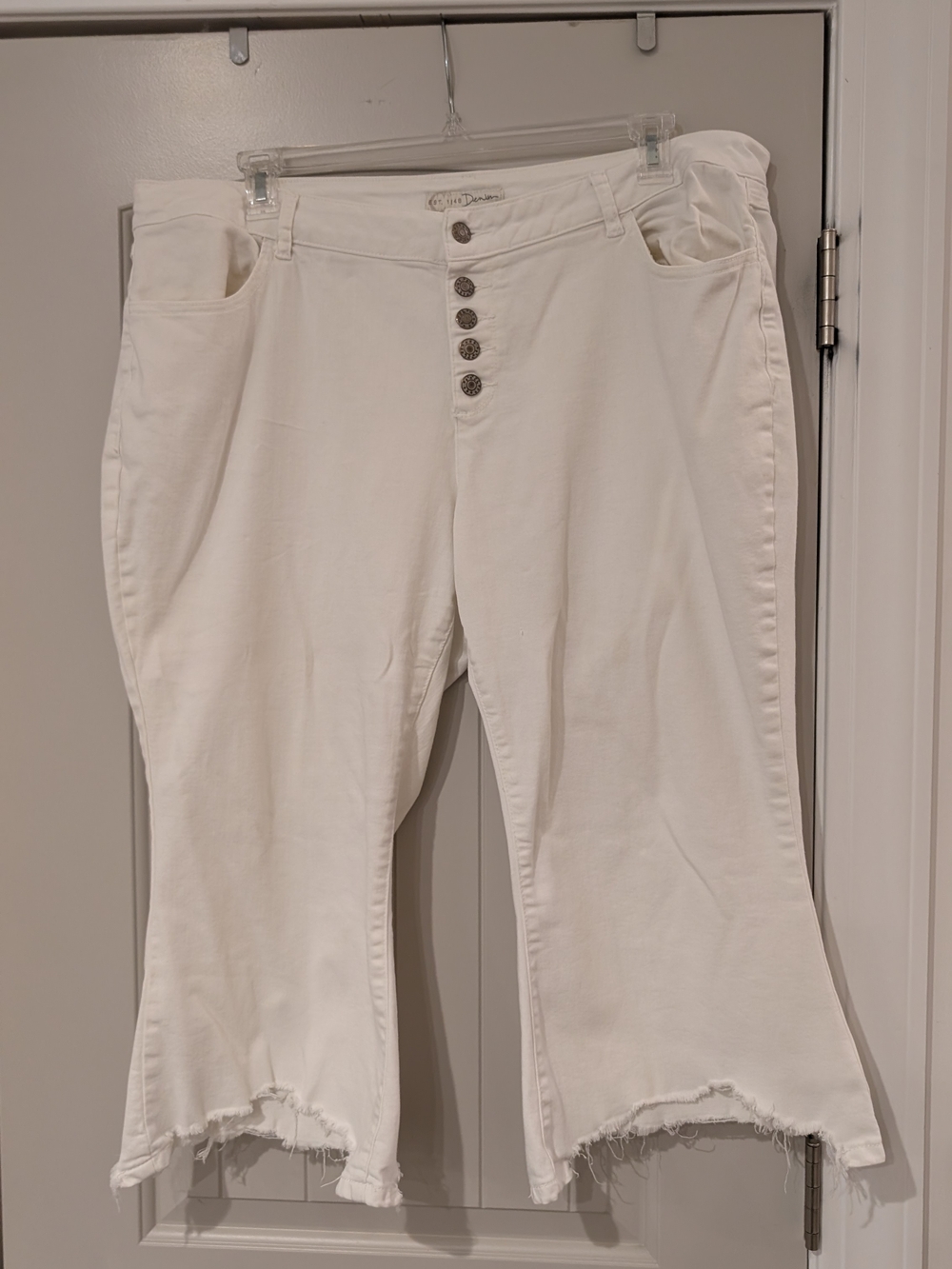 Button-Front White Capris - Women's